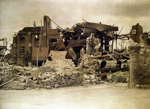 蒸留所の遺跡、カフィー、アイヌ、フランス、1917年（オートクローム） 作： Fernand Cuville
